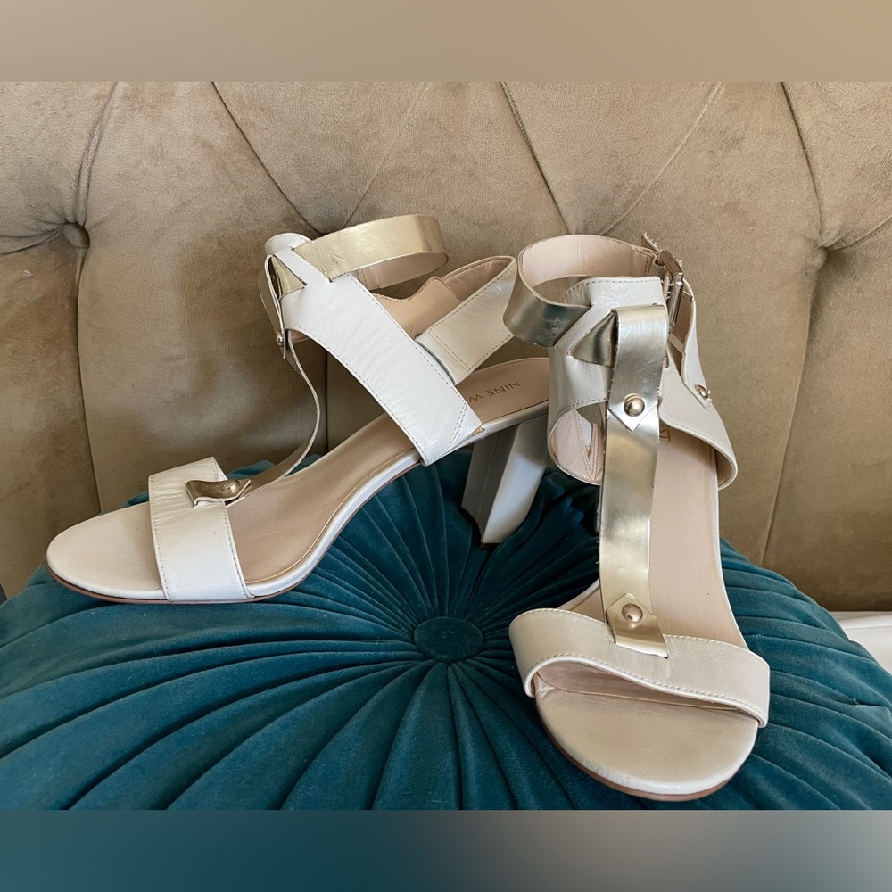 NINE WEST Cream Block Heels Sandals with Gold Detail and Buckle - Size 10 10M